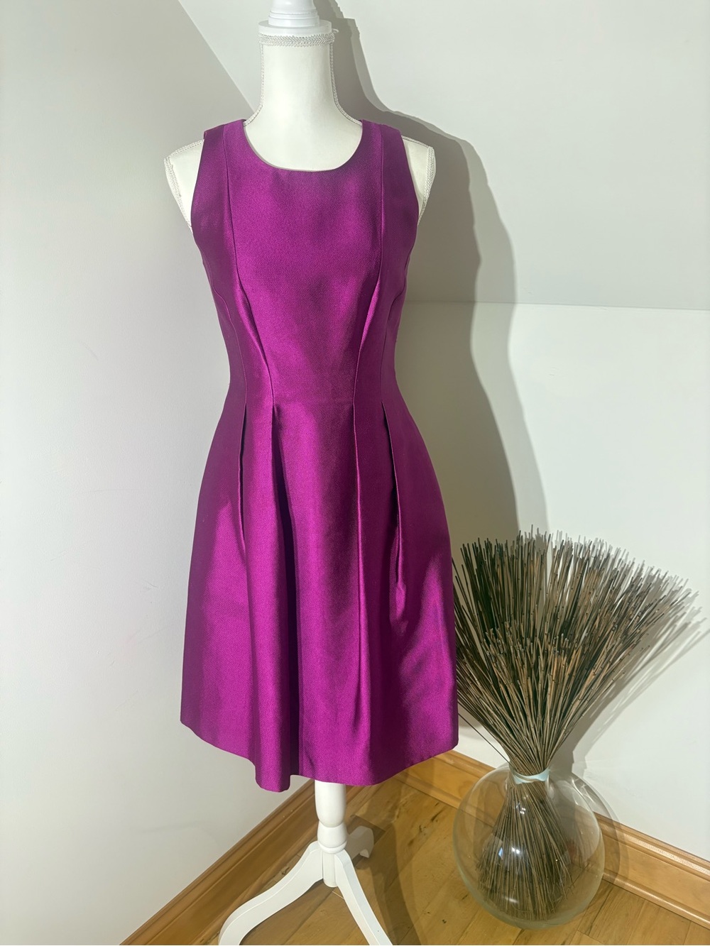 Kay Unger Sleeveless Fuchsia Fit-and-Flare Sz4 Classic Elegant & Timeless Dress